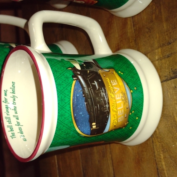 2 Polar express mugs - Picture 7 of 7